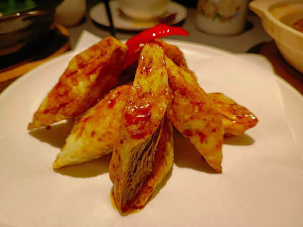 潮宏基(002345):股东股份解除质押